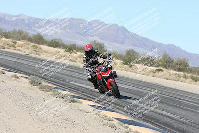 media/Dec-04-2025-Racers Edge (Thu) [[5ebc9f124d]]/3-B Group/3-Session 2 (Turn 7 Inside)/